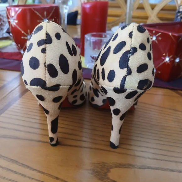 Christian Louboutin Spotted Black and Tan Heels - Picture 5 of 10